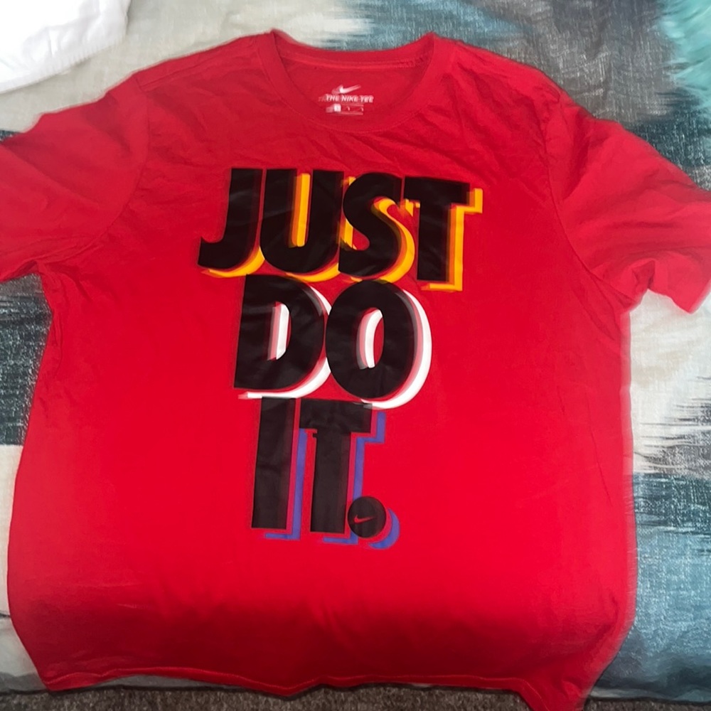 Men’s Nike Shirt